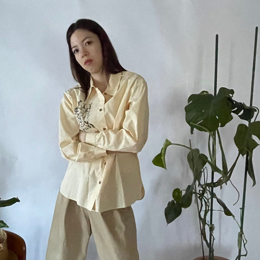 Lilo - Pointed Collar Shirt with Japanese Poem Print - Hazel