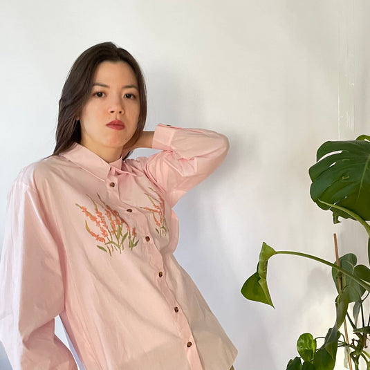 Elyse - Pointed Collar Shirt with Coral Wild Flower Print - Light Rose