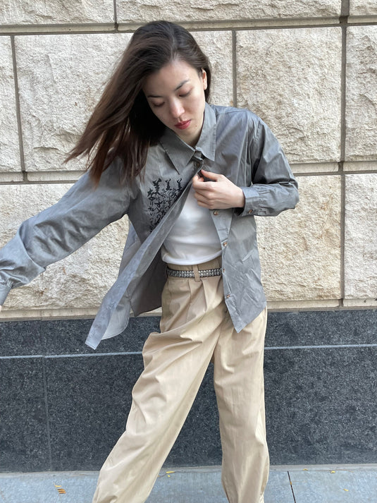 Lilo - Pointed Collar Shirt with Japanese Poem Print - Charcoal