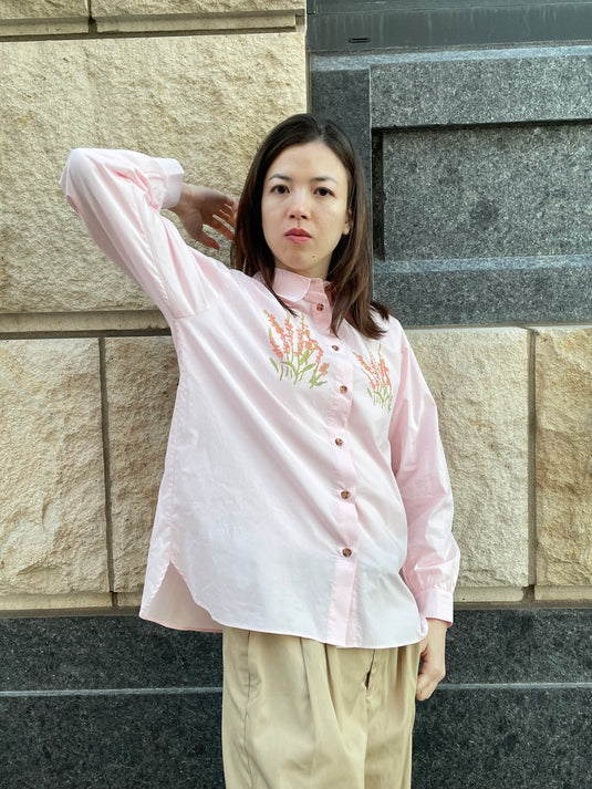 Elyse - Pointed Collar Shirt with Coral Wild Flower Print - Light Rose