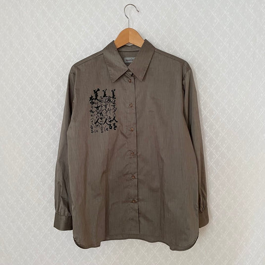Lilo - Pointed Collar Shirt with Japanese Poem Print - Charcoal